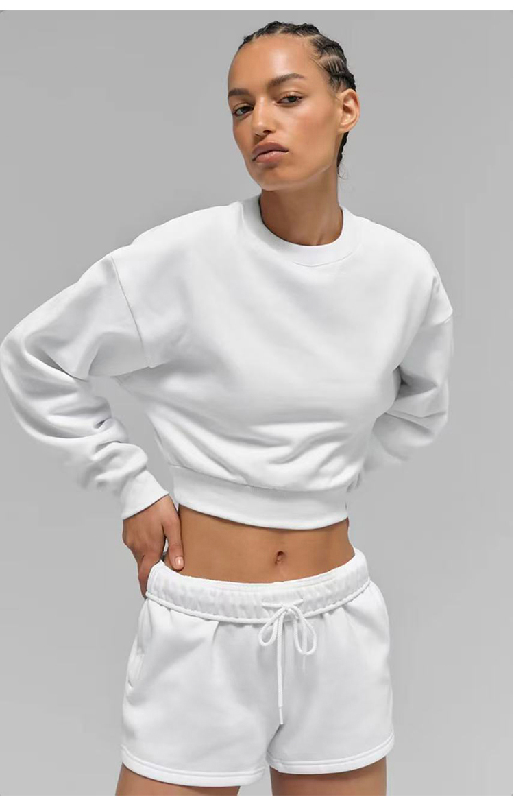 ALO YOGA💰88💎支持一件代发
aloyoga 裸感纯色宽松圆领卫衣长袖简约休闲短款上衣
【品牌】ALO 
【款号】CX80011
【面料】棉/聚酯纤维
【颜色】晴山蓝，嫩绿色，玫红色，黑色，藏青色，白色，杏色
【尺码】S，M，L，XL，2XL，3XL
 专柜同款品质，厂家直销，货源充足，售后保障