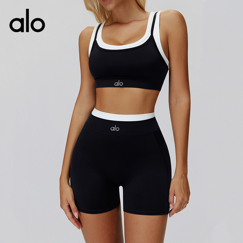 ALO YOGA💰83💎支持一件代发
aloyoga 裸感假两件运动内衣螺纹撞色美背跑步健身瑜伽文胸
【品牌】ALO 
【款号】EWX3129
【面料】锦纶/氨纶
【颜色】高级黑，徽章蓝，陶灰色，水雾蓝，罗兰紫，浅果绿
【尺码】S，M，L，XL
 专柜同款品质，厂家直销，货源充足，售后保障