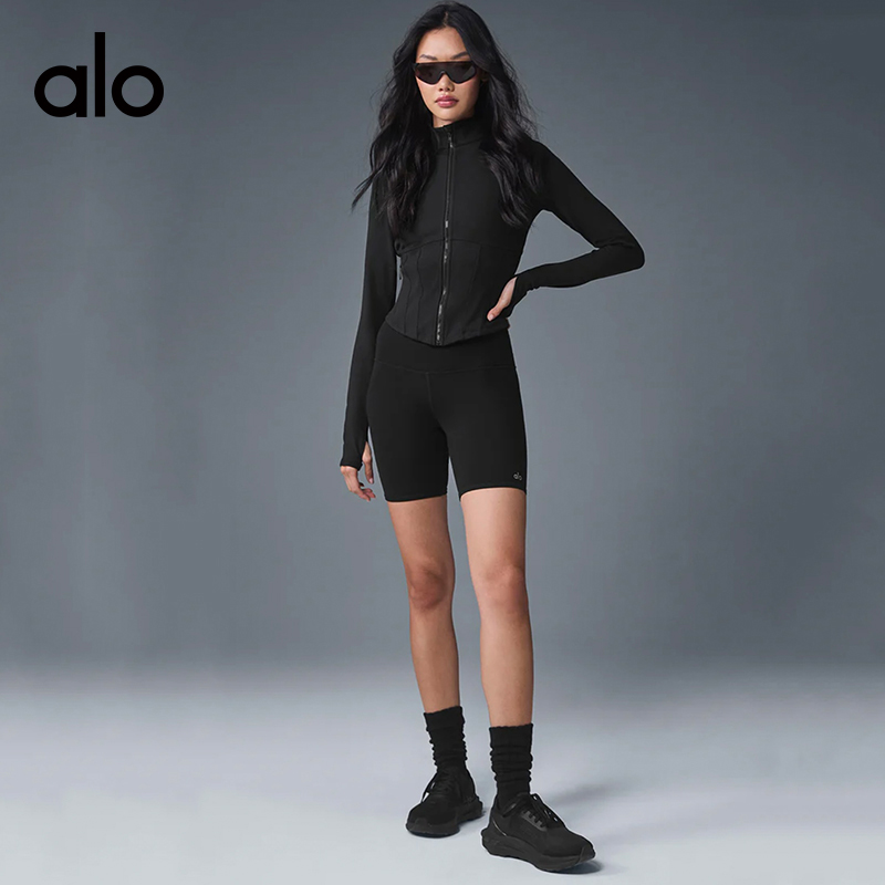 ALO YOGA💰110💎支持一件代发
aloyoga 休闲立领短款夹克裸感紧身运动健身上衣外套
【品牌】ALO 
【款号】WT80016
【面料】聚酯纤维/氨纶
【颜色】黑色，白色
【尺码】S，M，L
 专柜同款品质，厂家直销，货源充足，售后保障