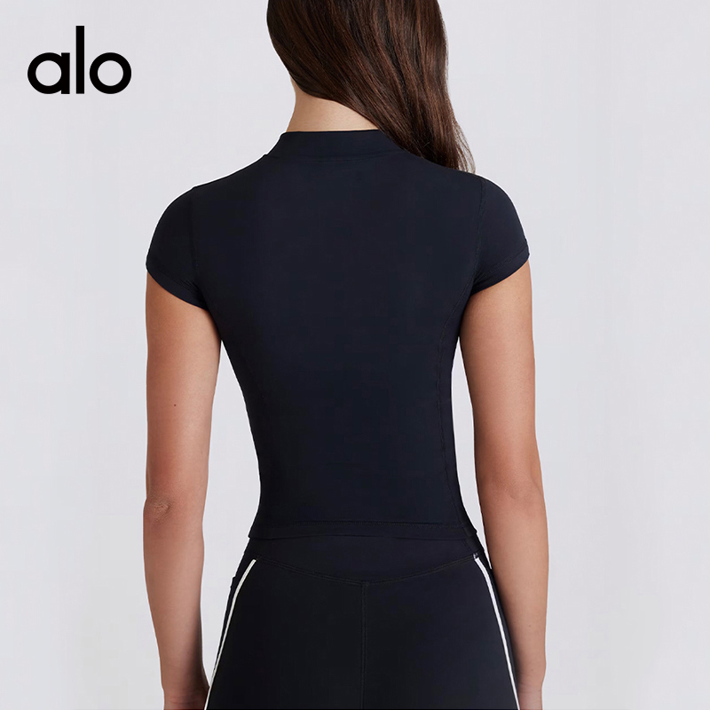 ALO YOGA💰138💎支持一件代发
aloyoga 户外健身服女士上衣速干运动短袖T恤休闲服套装
【品牌】ALO 
【款号】TZ6553
【面料】锦纶/氨纶
【颜色】白色，黑色
【尺码】S，M，L，XL
 专柜同款品质，厂家直销，货源充足，售后保障