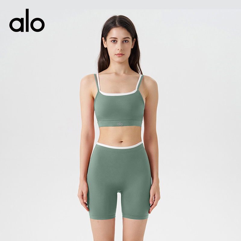 ALO YOGA💰138💎支持一件代发
aloyoga 裸感撞色吊带运动内衣紧身三分短裤瑜伽服套装
【品牌】ALO 
【款号】TZ6568
【面料】锦纶/氨纶
【颜色】石榴红，潮水蓝，桃夭粉，优雅黑
【尺码】S，M，L，XL
 专柜同款品质，厂家直销，货源充足，售后保障