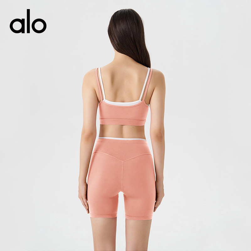 ALO YOGA💰138💎支持一件代发
aloyoga 裸感撞色吊带运动内衣紧身三分短裤瑜伽服套装
【品牌】ALO 
【款号】TZ6568
【面料】锦纶/氨纶
【颜色】石榴红，潮水蓝，桃夭粉，优雅黑
【尺码】S，M，L，XL
 专柜同款品质，厂家直销，货源充足，售后保障