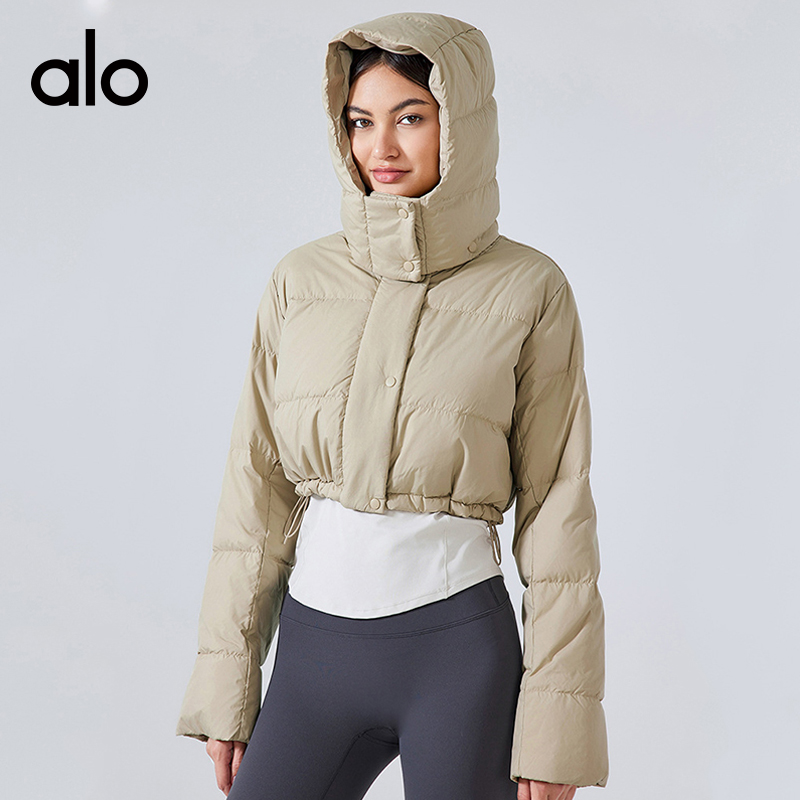 ALOYOGA 💰258💎支持一件代发
aloyoga 短款冬季保暖可拆卸连帽轻薄防风立领运动外套
【品牌】AlO
【款号】DAW161
【面料】梭织
【颜色】银滴灰，浅驼色，烤棕色，黑色
【尺码】4，6，8，10，12
 专柜同款品质，厂家直销，货源充足，售后保障