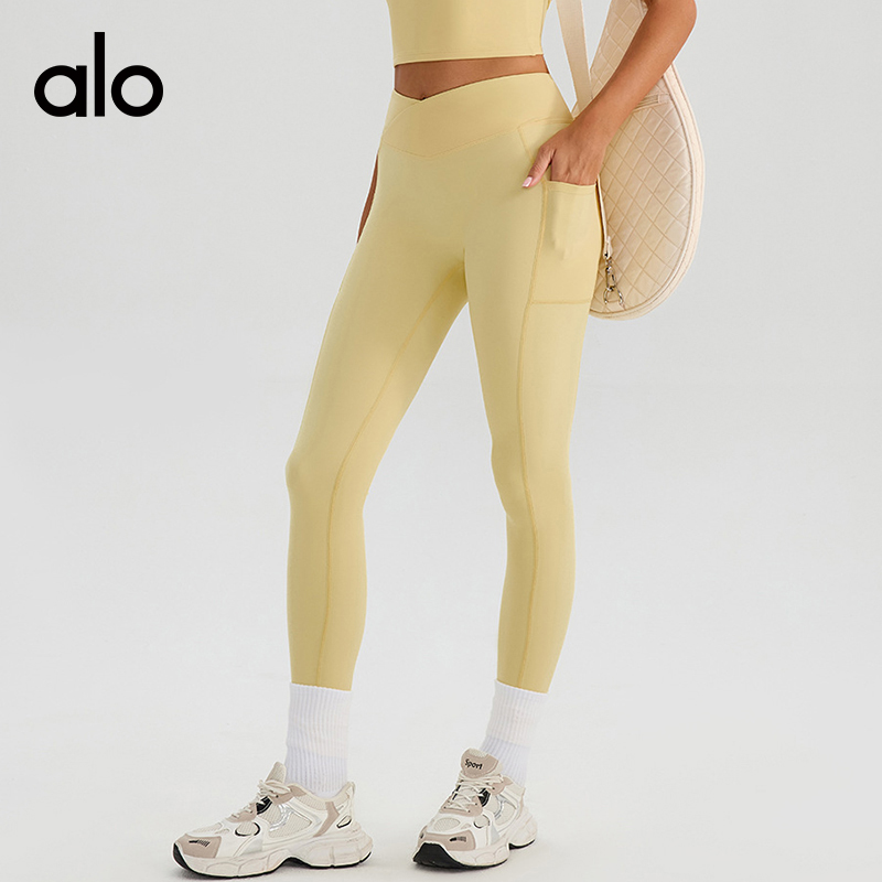 ALOYOGA 💰88💎支持一件代发
aloyoga 夏季高腰交叉瑜伽长裤裸感速干外口袋运动长裤
【品牌】AlO
【款号】KW441
【面料】锦纶/氨纶
【颜色】黑色，棕色，天蓝色，酒红色，杏色，黄色
【尺码】S/4，M/6，L/8，XL/10
 专柜同款品质，厂家直销，货源充足，售后保障