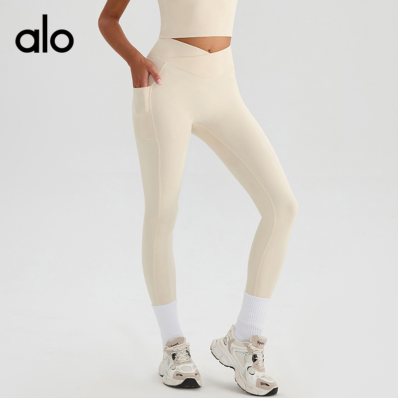 ALOYOGA 💰88💎支持一件代发
aloyoga 夏季高腰交叉瑜伽长裤裸感速干外口袋运动长裤
【品牌】AlO
【款号】KW441
【面料】锦纶/氨纶
【颜色】黑色，棕色，天蓝色，酒红色，杏色，黄色
【尺码】S/4，M/6，L/8，XL/10
 专柜同款品质，厂家直销，货源充足，售后保障