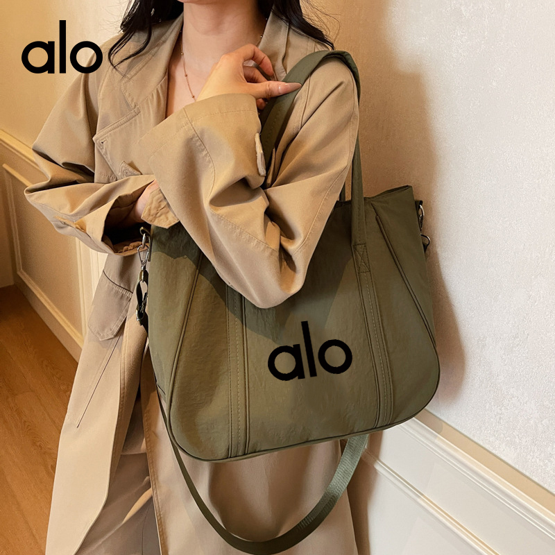 ALOYOGA 💰78💎支持一件代发
aloyoga 休闲单肩包大容量斜挎包简约便携收纳手提袋
【品牌】AlO
【款号】STB9911
【面料】尼龙
【颜色】灰色，黑色，粉色，军绿色，卡其色
【尺码】均码
 专柜同款品质，厂家直销，货源充足，售后保障