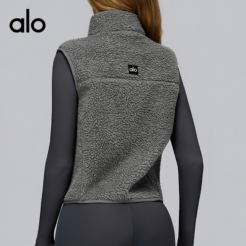 ALOYOGA 💰108💎支持一件代发
aloyoga 秋冬立领加绒运动马甲无袖拉链外穿背心外套
【品牌】AlO
【款号】EWT9500
【面料】涤纶
【颜色】高级黑，樱桃红，霜灰色，摩卡棕，徽章蓝
【尺码】S，M，L，XL
 专柜同款品质，厂家直销，货源充足，售后保障