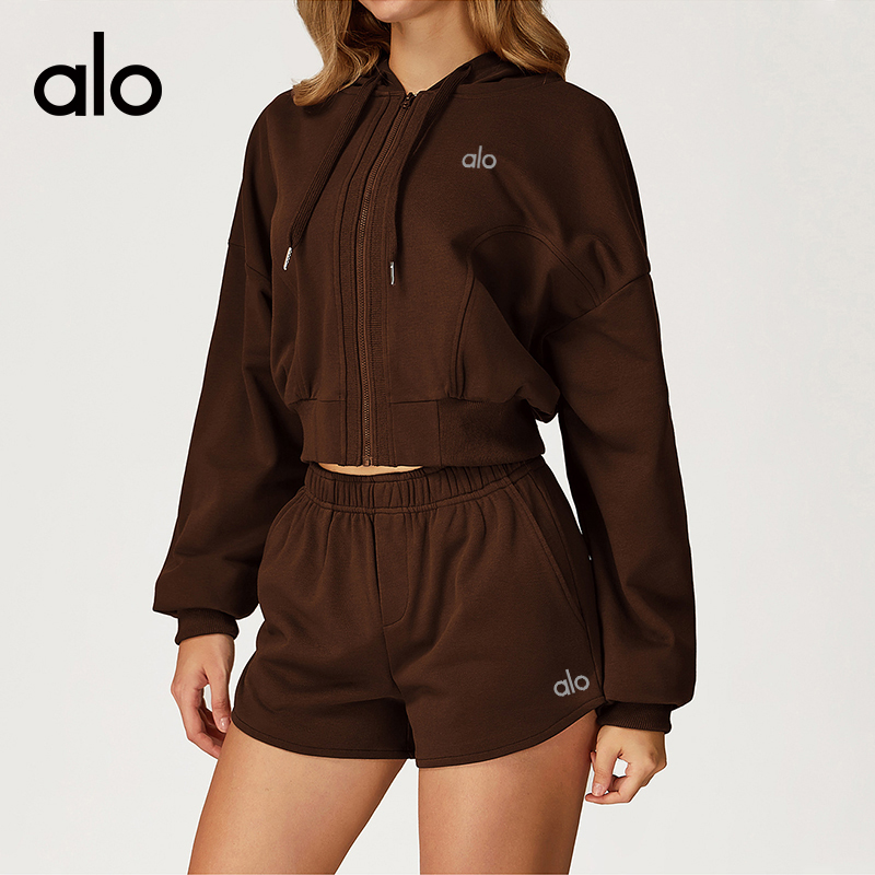 ALO YOGA💰118💎支持一件代发
aloyoga 秋冬连帽卫衣拉链防风保暖百搭休闲卫衣外套
【品牌】ALO 
【款号】EWY2044
【面料】棉/涤纶
【颜色】高级黑，樱桃红，燕麦杏，午夜蓝，咖啡色
【尺码】S，M，L，XL
 专柜同款品质，厂家直销，货源充足，售后保障