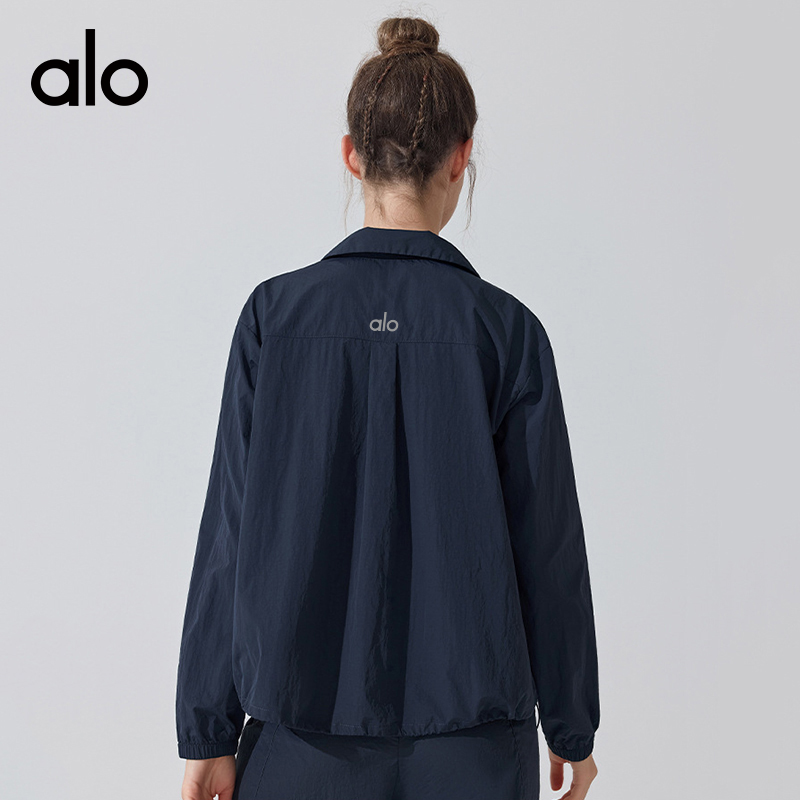 ALO YOGA💰88💎支持一件代发
aloyoga 休闲运动衬衫长袖宽松防晒瑜伽服罩衫夹克上衣
【品牌】ALO 
【款号】YC409
【面料】硝光锦纶皱
【颜色】板栗色，卡其色，米白色，深钻蓝
【尺码】S/M，L/XL
 专柜同款品质，厂家直销，货源充足，售后保障