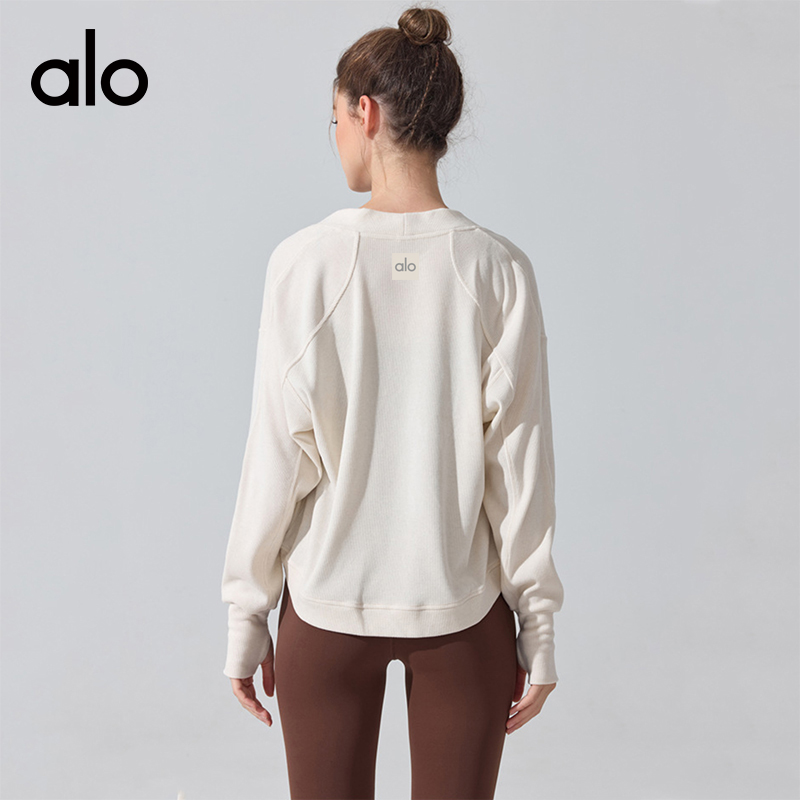 ALO YOGA💰88💎支持一件代发
aloyoga 雪花绒长袖罩衫宽松开衫外套健身慵懒休闲瑜伽服
【品牌】ALO 
【款号】YC429
【面料】聚酯纤维/氨纶/锦纶/纤维
【颜色】少女粉，天际灰，活力黄，黑色，卡其色，奶油杏
【尺码】S，M，L
 专柜同款品质，厂家直销，货源充足，售后保障