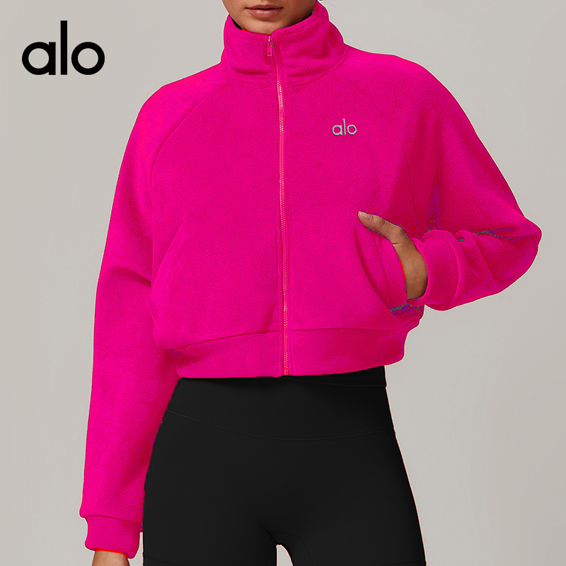 ALO YOGA💰133💎支持一件代发
aloyoga 立领瑜伽服保暖外套跑步防风加绒运动健身外套
【品牌】ALO 
【款号】DWT8977
【面料】涤纶/氨纶
【颜色】米白色，火龙果色，安可拉红，蒸馏咖啡
【尺码】S/4，M/6，L/8
 专柜同款品质，厂家直销，货源充足，售后保障