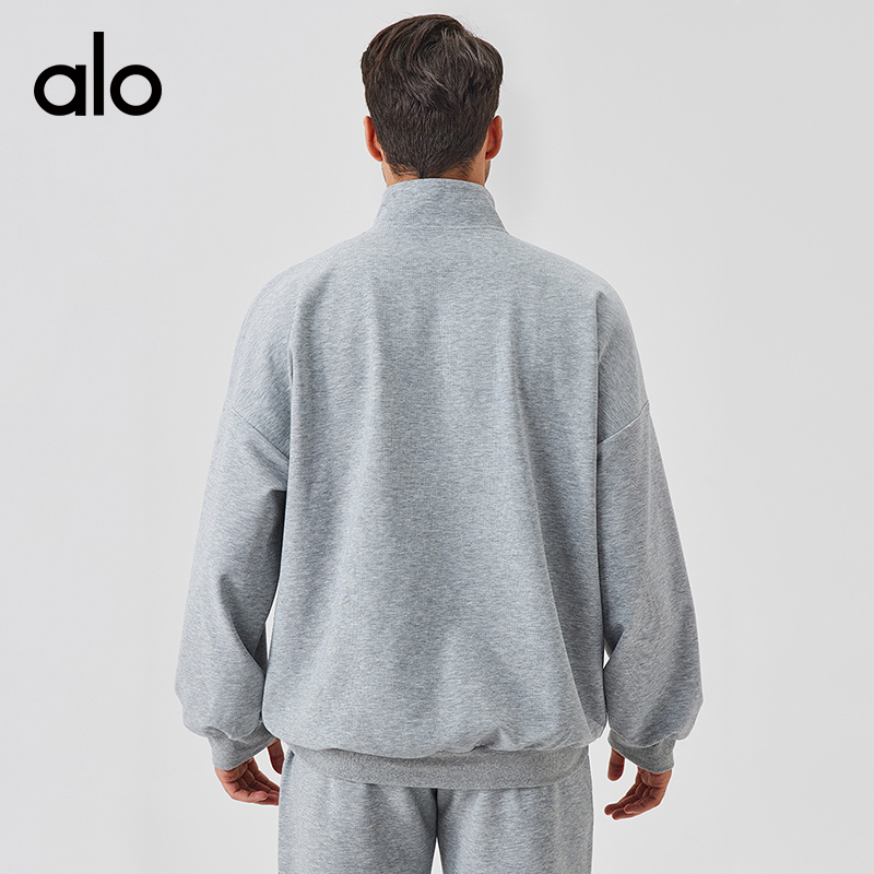 ALO YOGA💰103💎支持一件代发
aloyoga 休闲男士运动卫衣宽松立领跑步长袖半拉链健身服
【品牌】ALO 
【款号】CX41521
【面料】棉/涤纶/氨纶
【颜色】卡其棕，浅驼色，黑色，花灰色
【尺码】S，M，L，XL，XXL
 专柜同款品质，厂家直销，货源充足，售后保障