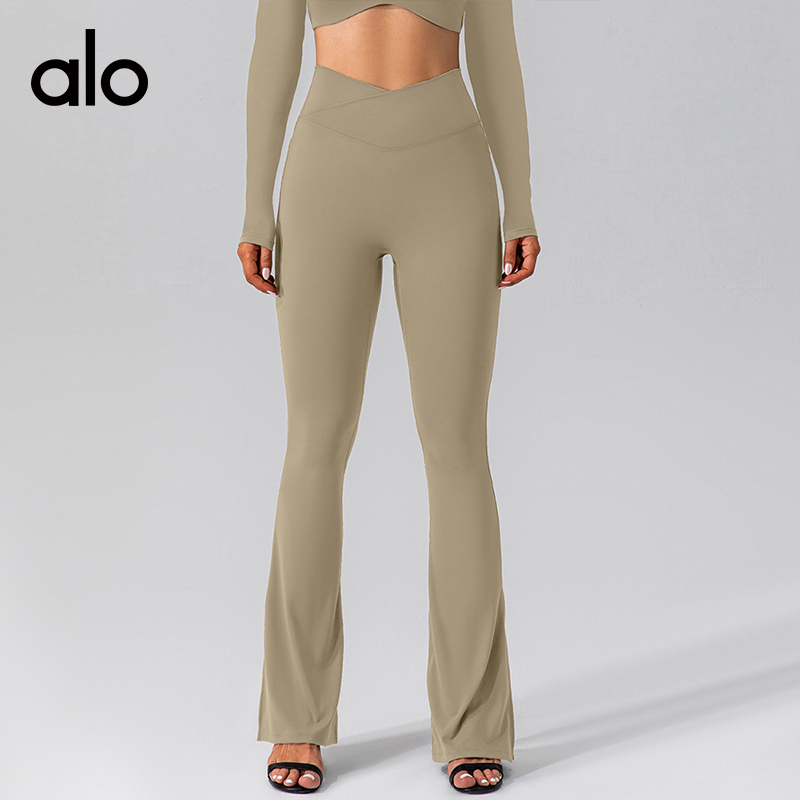 ALO YOGA💰98💎支持一件代发
aloyoga 裸感弹力运动瑜伽喇叭裤显瘦高腰蜜桃提臀长裤
【品牌】ALO 
【款号】KW251
【面料】锦纶/氨纶
【颜色】藏蓝色，军绿色，棕色，卡其色，黑色
【尺码】S/4，M/6，L/8，XL/10
 专柜同款品质，厂家直销，货源充足，售后保障