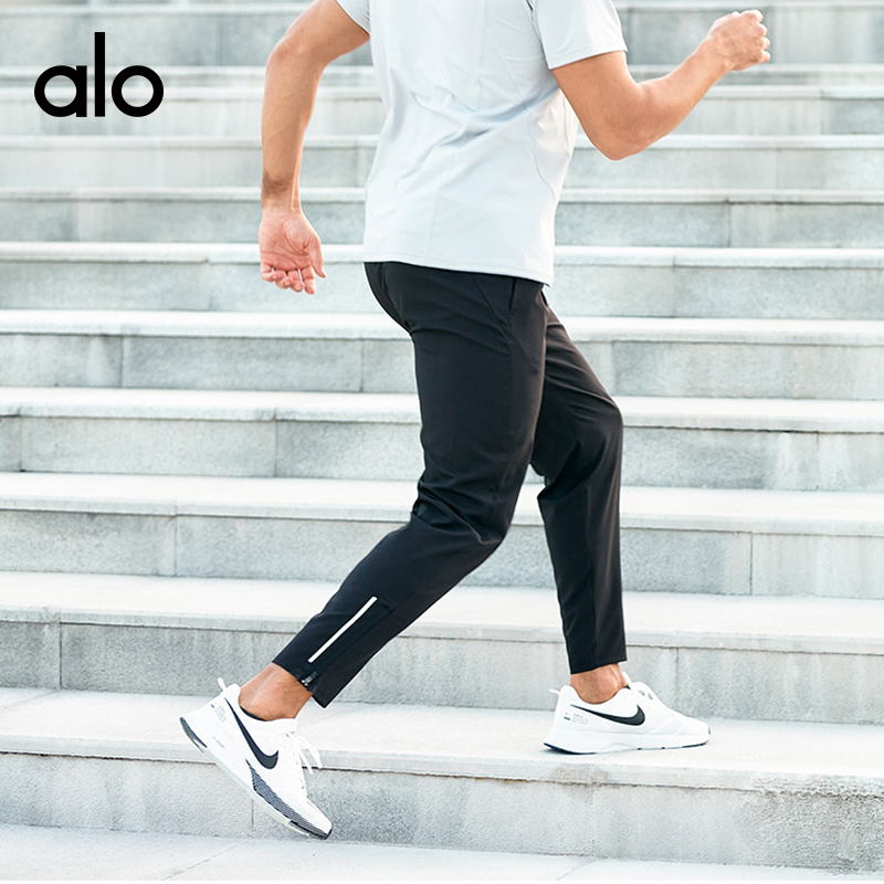 ALO YOGA💰88💎支持一件代发
aloyoga 男士美式宽松速干透气束脚健身跑步训练休闲长裤
【品牌】ALO 
【款号】CK23501
【面料】聚酯纤维/氨纶
【颜色】黑色，藏青色，灰绿色
【尺码】S，M，L，XL，XXL
 专柜同款品质，厂家直销，货源充足，售后保障