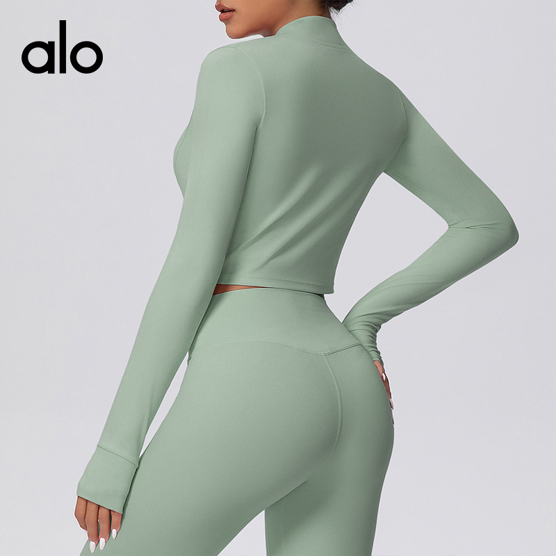 ALO YOGA💰88💎支持一件代发
aloyoga 短款立领外套紧身裸感瑜伽服运动健身上衣
【品牌】ALO 
【款号】WT7128
【面料】锦纶/氨纶
【颜色】徽章蓝，黑色，板栗色，樱花粉，胭脂红，天空蓝，霜灰色，石墨灰，浅象牙，罗勒绿
【尺码】S，M，L，XL
 专柜同款品质，厂家直销，货源充足，售后保障