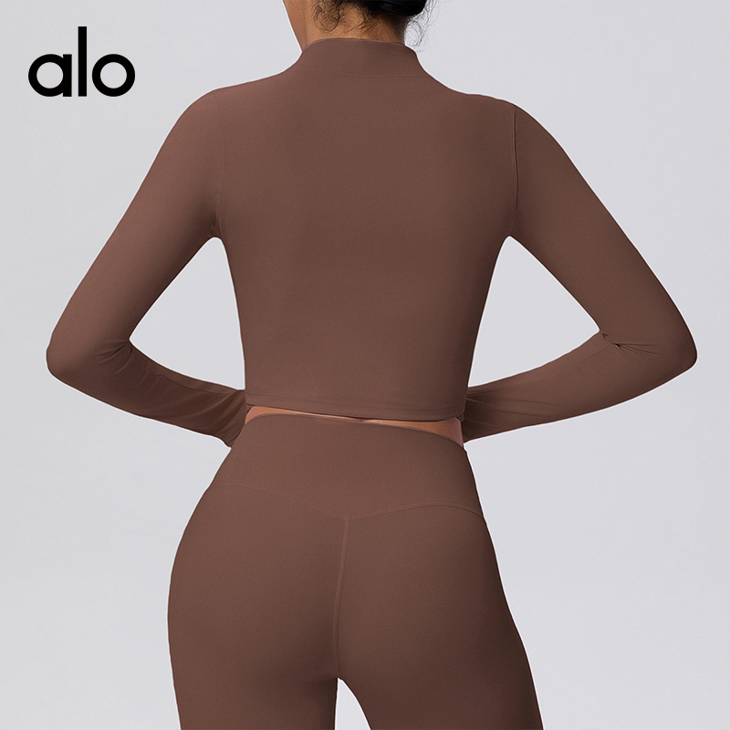 ALO YOGA💰88💎支持一件代发
aloyoga 短款立领外套紧身裸感瑜伽服运动健身上衣
【品牌】ALO 
【款号】WT7128
【面料】锦纶/氨纶
【颜色】徽章蓝，黑色，板栗色，樱花粉，胭脂红，天空蓝，霜灰色，石墨灰，浅象牙，罗勒绿
【尺码】S，M，L，XL
 专柜同款品质，厂家直销，货源充足，售后保障