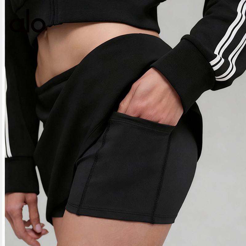 ALO YOGA💰289💎支持一件代发
外套：103
短裙：83
长裤：103
aloyoga 休闲莫代尔透气立领拉链外套短裙运动套装
【品牌】ALO 
【款号】TZ6607
【面料】莫代尔/聚酯纤维/氨纶
【颜色】短裙-暗夜黑，短裙-酒红色，外套-暗夜黑，外套-酒红色，长裤-暗夜黑，长裤-酒红色
【尺码】S，M，L，XL
 专柜同款品质，厂家直销，货源充足，售后保障