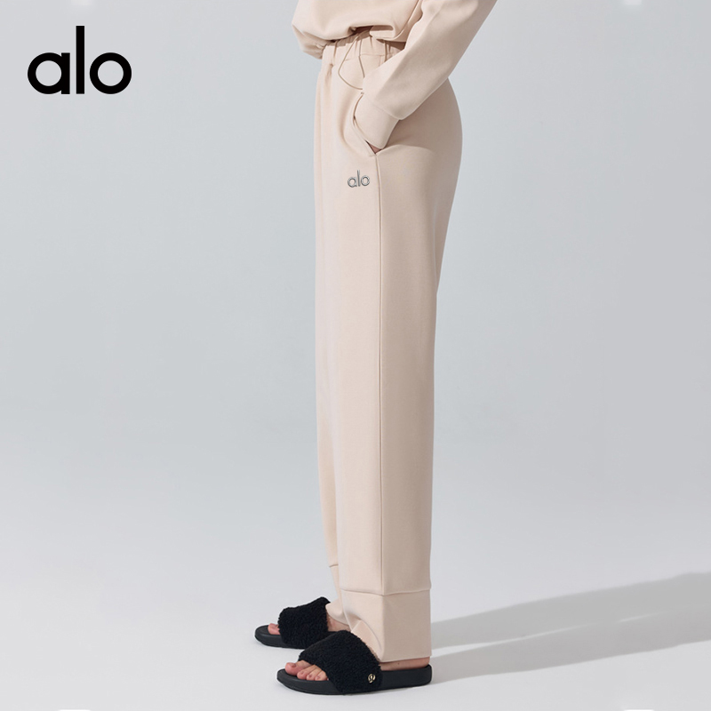 ALO YOGA 💰98💎支持一件代发
aloyoga 秋冬直筒宽松阔腿运动健身卫裤显瘦瑜伽长裤
【品牌】AlO
【款号】YK412
【面料】聚酯纤维/棉/氨纶
【颜色】灰紫色，米杏色，咖啡色，深藏青
【尺码】S，M，L，XL
 专柜同款品质，厂家直销，货源充足，售后保障
