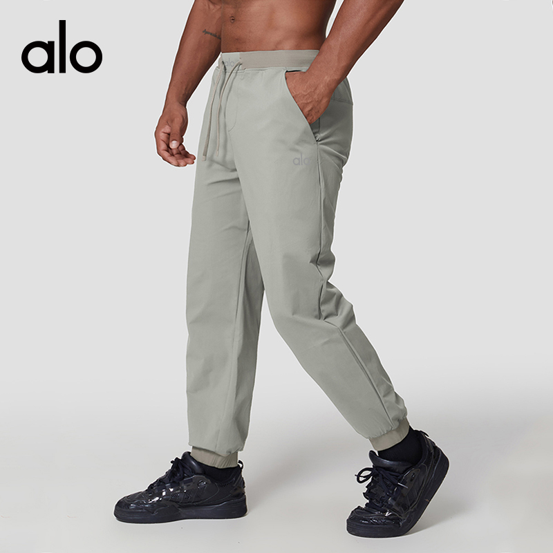 ALO YOGA 💰126💎支持一件代发
aloyoga 男士运动跑步休闲长裤户外徒步透气健身长裤
【品牌】AlO
【款号】ECK1123
【面料】涤纶/复合纤维
【颜色】高级黑，奶绿色，复古蓝，星空灰
【尺码】S，M，L，XL，2XL
 专柜同款品质，厂家直销，货源充足，售后保障