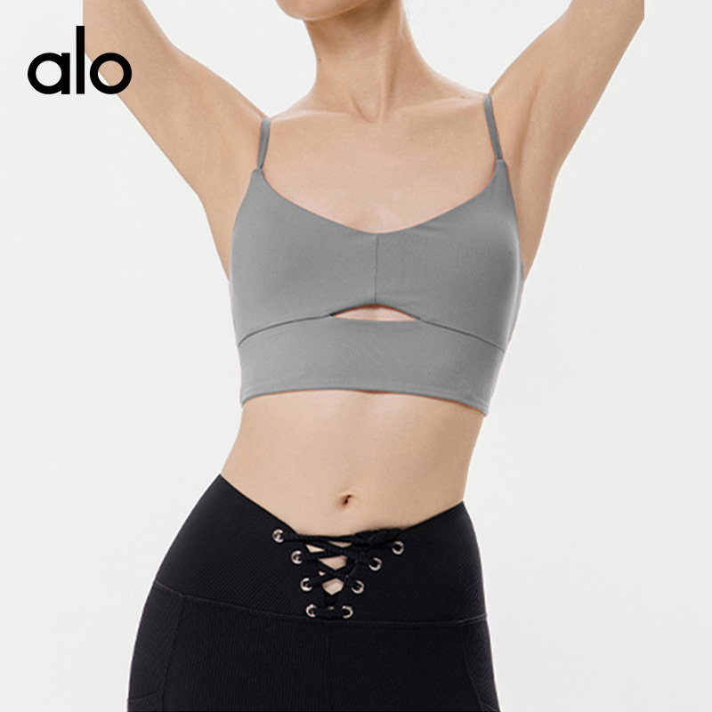 ALO YOGA💰83💎支持一件代发
aloyoga 裸感美背瑜伽内衣速干细肩带健身运动吊带背心
【品牌】ALO 
【款号】QS24381
【面料】聚酯纤维/氨纶
【颜色】黑色，灰色，红色
【尺码】S，M，L
 专柜同款品质，厂家直销，货源充足，售后保障