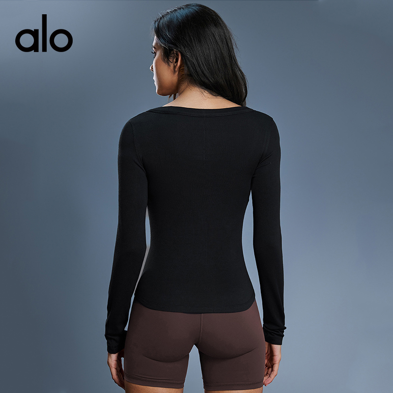 ALO YOGA💰83💎支持一件代发
aloyoga 莫代尔简约百搭长袖t恤修身显瘦亲肤透气瑜伽服
【品牌】ALO 
【款号】D25181
【面料】莫代尔/氨纶
【颜色】骨白色，麻花灰，黑色
【尺码】4，6，8，10，12
 专柜同款品质，厂家直销，货源充足，售后保障