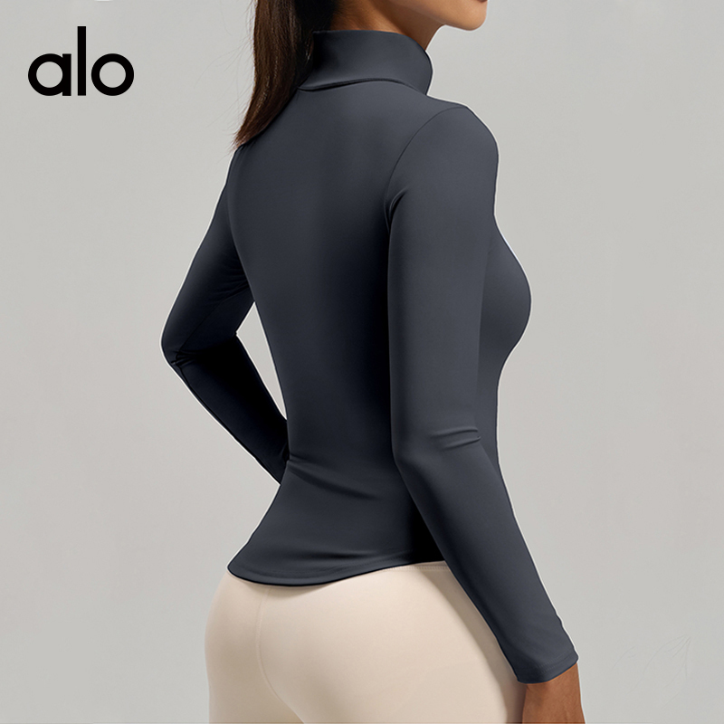 ALO YOGA💰78💎支持一件代发
aloyoga 立领半拉链瑜伽服裸感紧身透气运动健身上衣
【品牌】ALO 
【款号】JYMC051
【面料】聚酯纤维/氨纶
【颜色】浅霜蓝，白色，枪灰色
【尺码】S，M，L，XL，XXL
 专柜同款品质，厂家直销，货源充足，售后保障