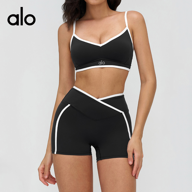 ALO YOGA💰78💎支持一件代发
aloyoga 裸感运动内衣双肩带撞色瑜伽文胸跑步健身文胸
【品牌】ALO 
【款号】EWX9528-2
【面料】锦纶/氨纶
【颜色】高级黑，徽章蓝，树莓红，樱花粉
【尺码】S，M，L，XL
专柜同款品质，厂家直销，货源充足，售后保障