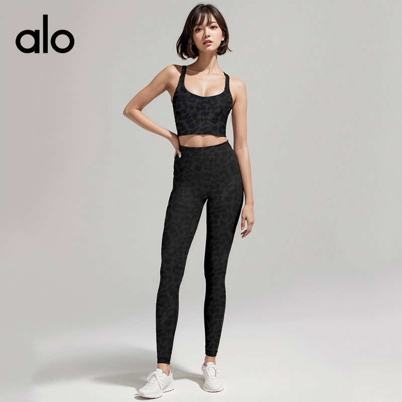 ALO YOGA💰158💎支持一件代发
aloyoga 豹纹印花瑜伽文胸高弹美背紧身长裤运动套装
【品牌】ALO 
【款号】TZ055
【面料】锦纶/氨纶
【颜色】赤红豹纹，紫影豹纹，云雪豹纹，夜灵豹纹，深灰豹纹，闪电豹纹，南极豹纹，美洲豹纹，黑色豹纹，丛林豹纹
【尺码】S/2，M/4，L/6，XL/8，XXL/10
专柜同款品质，厂家直销，货源充足，售后保障