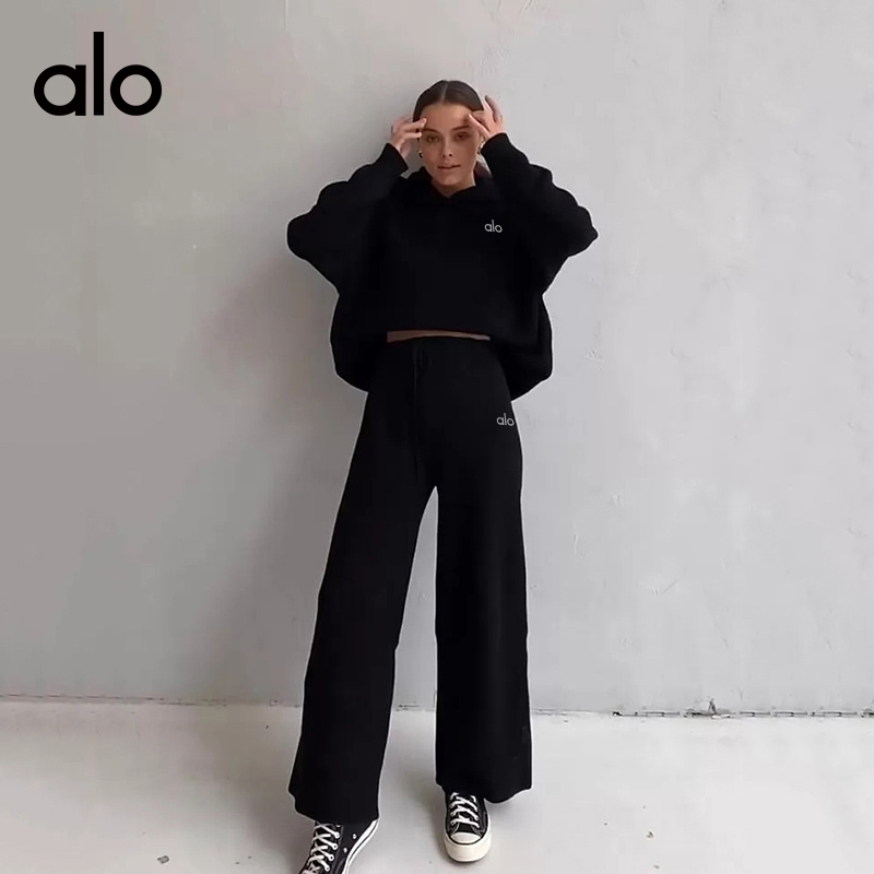 ALO YOGA💰128💎支持一件代发
aloyoga 秋冬亲肤运动卫衣套装休闲宽松运动健身长裤
【品牌】ALO 
【款号】TZ1930
【面料】混纺棉/氨纶
【颜色】蓝色，黑色，白色，杏色
【尺码】S，M，L，XL
专柜同款品质，厂家直销，货源充足，售后保障