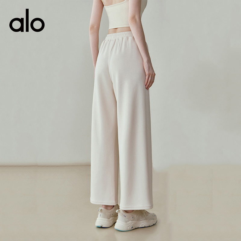 ALO YOGA 💰188💎支持一件代发
aloyoga 裸感保暖长袖连帽健身外套运动户外阔腿裤套装
【品牌】AlO
【款号】TZ8679
【面料】人棉/涤纶/氨纶
【颜色】深巧色套装，浅燕麦套装，浅麻灰套装，星空蓝套装
【尺码】S，M，L，XL
 专柜同款品质，厂家直销，货源充足，售后保障