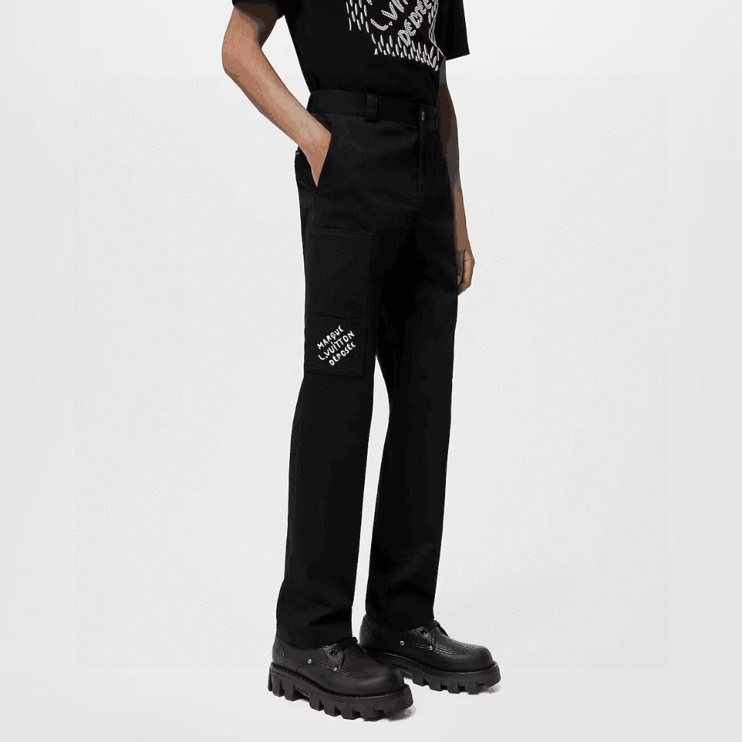 NO:116453,L Donkey Brand Original Single Quality High-end Quality Choice Original Casual Work Pants, an indispensable matching artifact in men's wardrobe, is a classic style with a practical wear style!  The design style of the whole casual pants is simple and fashionable, which is very consistent with the low-luxury style setting, has excellent skin-friendly value, is easy to wear, and is full of detail!  This trousers are made of high-quality fabrics. The fabric is comfortable, soft and delicate, with a good sense of verticality. The surface is bright and clear, and it looks very textured. It tastes very high-end. The first-class and exquisite straight-fitting style is cut, the line is delicate, smooth and neat, and the casual and casual pants look good no matter how you match it. M-3XL,,louis vuitton,alexander wang19860909L 驴牌 原单品质 高端品质之选 原版休闲工装裤,男士衣橱里不可缺少的搭配神器,属于实穿型的经典款式！整条休闲裤的设计风格简洁时尚,非常符合低奢的风格设定,亲肤值优越,穿着方便,细节感十足！此款裤装采用优质面料打造而成,面料舒服,手感柔软细腻,有着很好的垂直感,表面亮泽清晰的纹理,看上去非常有质感,细品高级韵味十足.一流精湛的直筒版型裁剪,走线细致平顺工整,休闲随意怎么搭配都好看的裤装 M-3XL,,louis vuitton,alexander wang,Men's clothing