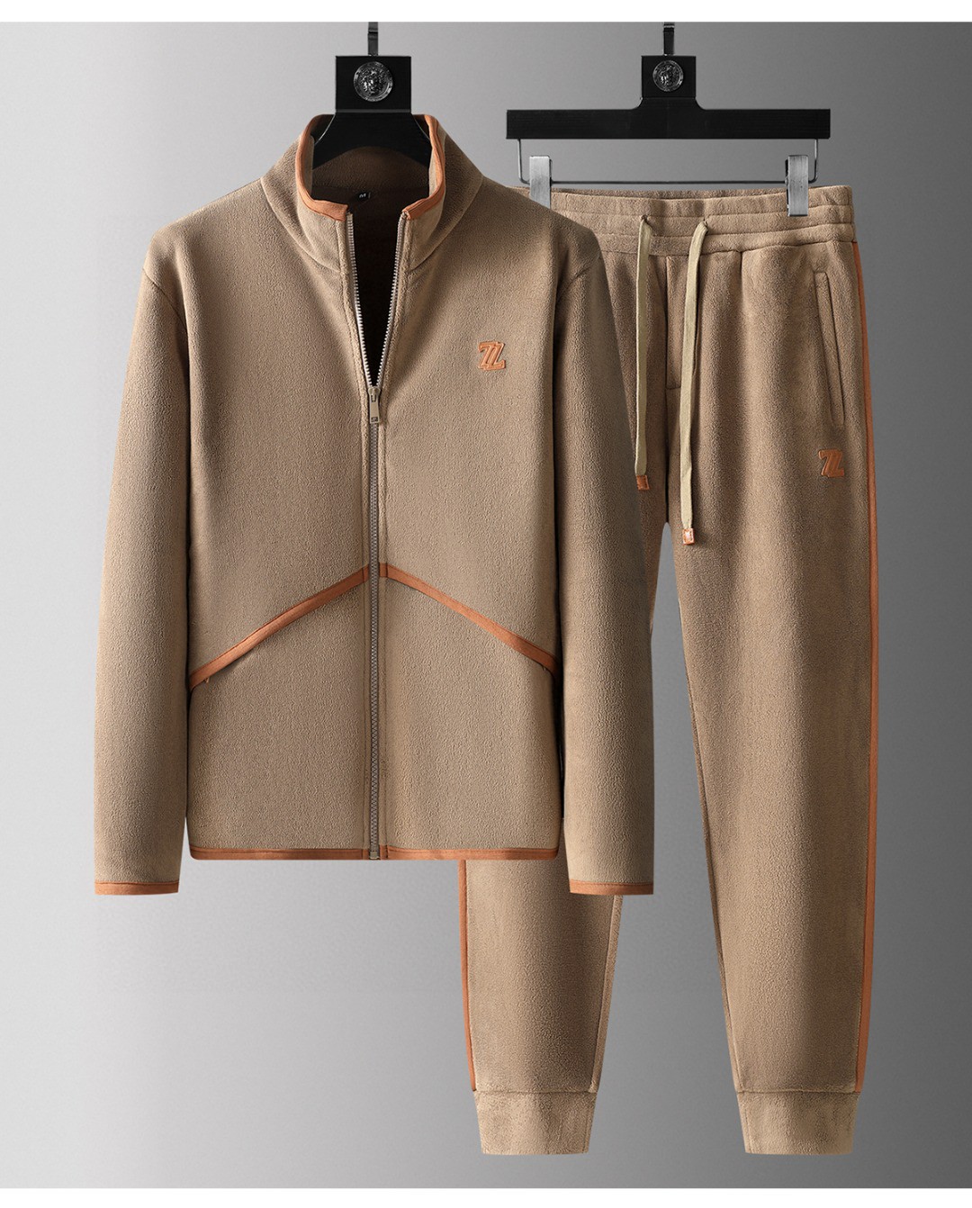 NO:119666,杰*亚 (Zeg**) 顶级版本贸易公司渠道订单,海外精品独家限定发售 高端暖绒经典摇粒绒加厚加绒休闲套装 ,经典即永恒,入手绝对值的！ 这种类型的套装也是懒人必备的一套,不用想怎么搭配,直接一套轻松搞定！ 客供定制面料,触感顺滑,却又挺括有型,上身质感十足！  The overall style is simple and generous without losing style, with a strong sense of upper body, absolutely at the forefront of fashion, very comfortable to wear, no need to say much about the style and cutting of pants, the upper body is exquisite and vivid, and the truly palace-level casual trousers can be competent for various occasions whether they are sports or casual. It is worth recommending Amway, and roaring recommendation!  M-4XL, alexander wang19860909杰*亚 (Zeg**) 顶级版本贸易公司渠道订单,海外精品独家限定发售 高端暖绒经典摇粒绒加厚加绒休闲套装 ,经典即永恒,入手绝对值的！这种类型的套装也是懒人必备的一套,不用想怎么搭配,直接一套轻松搞定！客供定制面料,触感顺滑,却又挺括有型,上身质感十足！ 整体简洁大方而不失格调,上身感极强,绝对走在时尚最前端,穿着非常舒适,裤型款式和裁剪亦无需多言,上身精致跃然,真正殿堂级的休闲卫裤,无论是运动还是休闲时候都能胜任各种场合,值得安利,咆哮推荐！ M-4XL,,alexander wang,Men's clothing