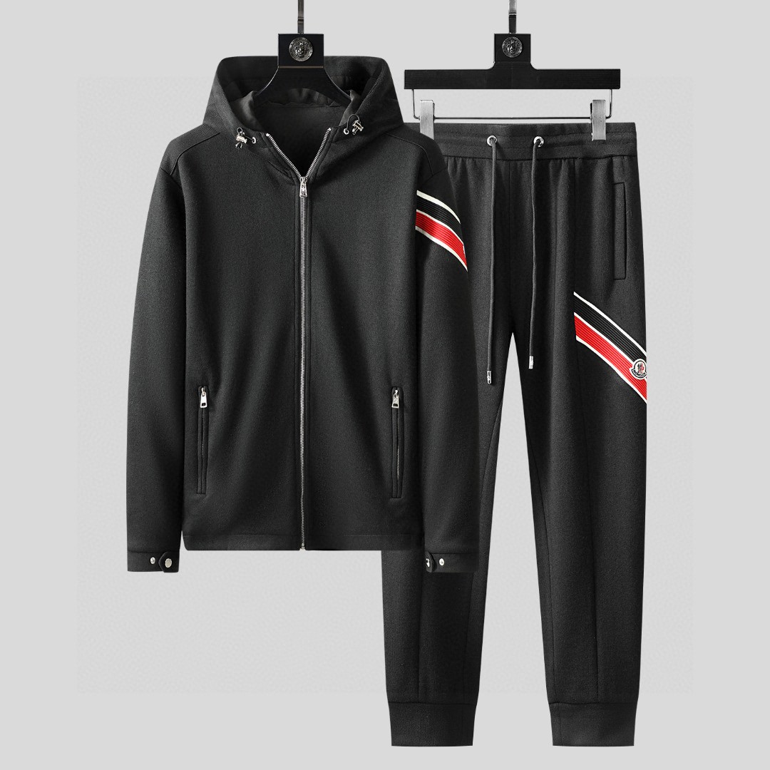 NO:160520,Meng* Mouth Mo**ler Men's Fashion Wool Set. The upper body is very effective and the real big order. The right slim fit style. The upper body is very effective and can well reflect the slender figure of a man. This fashion appears among the stars and fashion celebrities. Follow the trend and creates your own male charm. M-3XL,,alexander wang19860909蒙*口 Mo**ler 男士时尚羊毛套装 上身效果非常好真正的大货订单 恰到好处的修身版型 上身效果非常好能很棒的体现男性修长体态 这种时装在明星中们时尚大咖们中出镜高 跟随潮流时尚打造自我的男性魅力 M-3XL,,alexander wang,Men's clothing