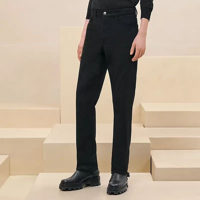 NO:142738,He*mès trading company has a variety of channels and is released simultaneously on the official website. The color scheme is a classic, fashionable and high-end counter color, tough and capable lines, which meet the most popular color for men. It is very pure saturation gray, the style is perfectly tailored, and the hip lifting effect is excellent. It can easily sweep any top matching in the wardrobe. It has extensive compatibility and is satisfied with various daily outfits. It has a lot of upper body styles and must-have trousers for quality control and denim control!  29-38 (none 35 37),,alexander wang19860909爱*仕(He*mès) 贸易公司渠道稀出,同步官网发售 配色属于经典时尚高级专柜色,硬朗干练的线条,符合男性最为心头好的色调,非常纯粹的饱和度灰,版型剪裁完美,提臀修身效果绝佳,可轻松横扫衣橱任何的上装搭配,兼容性广泛,满足于日常各种穿搭,上身型款十足,于品质控及牛仔迷控者必入型裤装！29-38（无35 37）,,alexander wang,Men's clothing