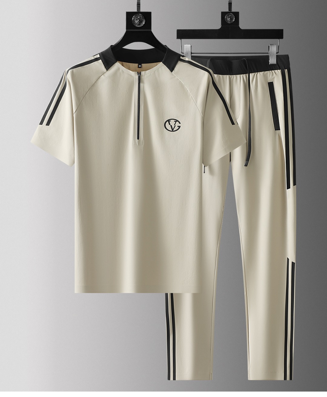 NO:142804,Valen**o silky and lightweight ice silk elastic fabric design, heavy craft pressing set, short-sleeved top T-shirt   Z right-angle casual pants, the latest lapel fashion short-sleeved suit, new products synchronized, counter customized elastic nylon fabric!  Comfortable, silky and breathable, durable and easy to wear, silky and lightweight ice silk elastic fabric, three-dimensional tailoring, neat and slim fit!  M-4XL, valentino, valentino, T-shirt, tees, t-shirt, alexander wang19860909华伦*奴(Valen**o)丝滑轻薄冰丝弹力面料设计 重工艺压胶套装 短袖上衣T恤 Z直角休闲裤 最新款翻领时尚短袖套装,新品同步,专柜定制弹力锦纶面料！贴肤舒适,丝滑透气,耐看又好穿,丝滑轻薄冰丝弹力面料,立体剪裁简洁利落修身版型！M-4XL,,valentino,valentino,T-shirt,tees，t-shirt,alexander wang,Men's clothing