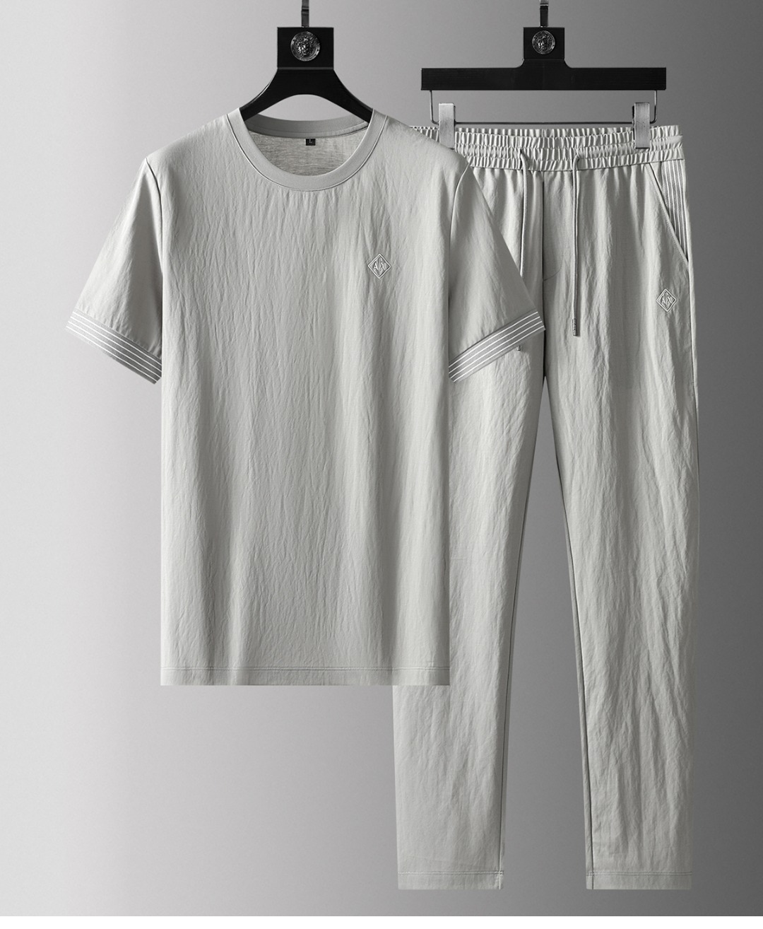 NO:142859,A*ni AR****** Hong Kong counter window style Men's short-sleeved suit Casual classic style Overseas counter synchronization Luxury high-end top-grade fabrics Anyone can easily drive Imported custom high-end fabrics Soft and comfortable and stylish Hands, sweat-absorbing and breathable, Luxury classic brand classic logo design Luxury fashion craft styles, foreign trade company orders, domestic first-line OEM factories, customized high-density fabrics, luxury classic designs, fashion essentials!  Highly recommend buying M-4XL, T-shirt, alexander wang19860909阿*尼 AR***** 香港专柜橱窗款 男士短袖套装 休闲经典款式 海外专柜同步 奢华高级顶级面料任何人都可以轻松驾驶 进口定制高档面料 手软舒适有型 吸汗透气 ,奢华经典品牌经典logo设计 奢华时尚工艺款式,外贸公司订单,国内一线代工厂出品,订制高密度面料,奢华经典设计,时尚必备单品！强烈推荐购入 M-4XL,,T-shirt,alexander wang,Men's clothing