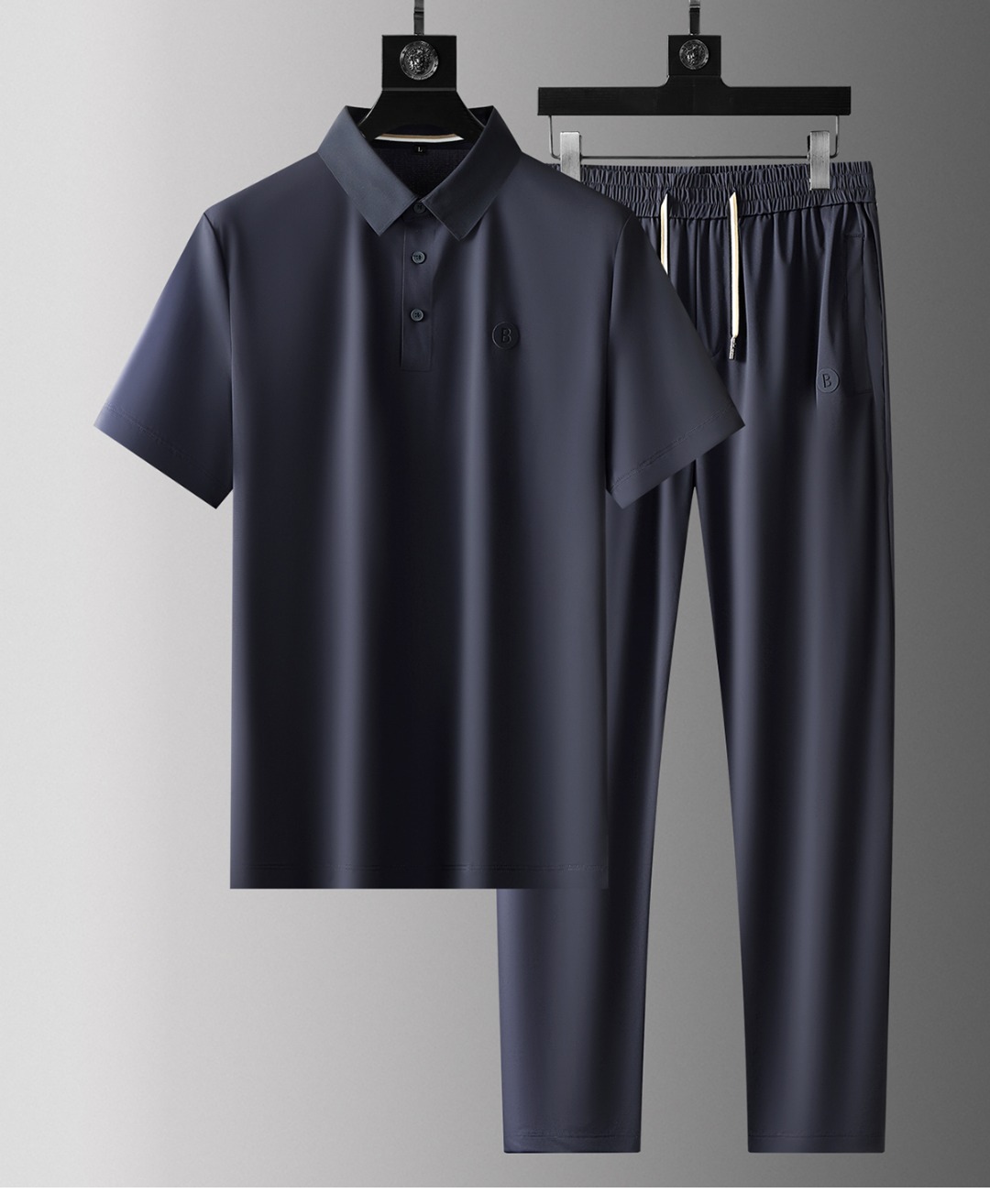 NO:142959,B*erlut* 2025 Spring and Summer New Set Men's Lapel Polo Shirt Short Sleeves, Counter Simultaneously Released Simple, Fashionable and Versatile High-end Quality Chest Brand Logo High-temperature Burning and Embossed Concave and Convex Design Customized imported ice silk fabrics Comfort and cool to wear, breathable, high-grade and textured, fashionable and casual!  M-4XL, T-shirt,alexander wang19860909B*erlut* 布鲁*提2025春夏新款套装 男士翻领Polo衫短袖 柜台同步发售 简洁时尚百搭 高端品质 胸前品牌logo高温烧花印压凹凸设计 定制进口冰丝面料 穿着舒适冰凉 透气 档次高很有质感 时尚又休闲！ M-4XL,,T-shirt,alexander wang,Men's clothing