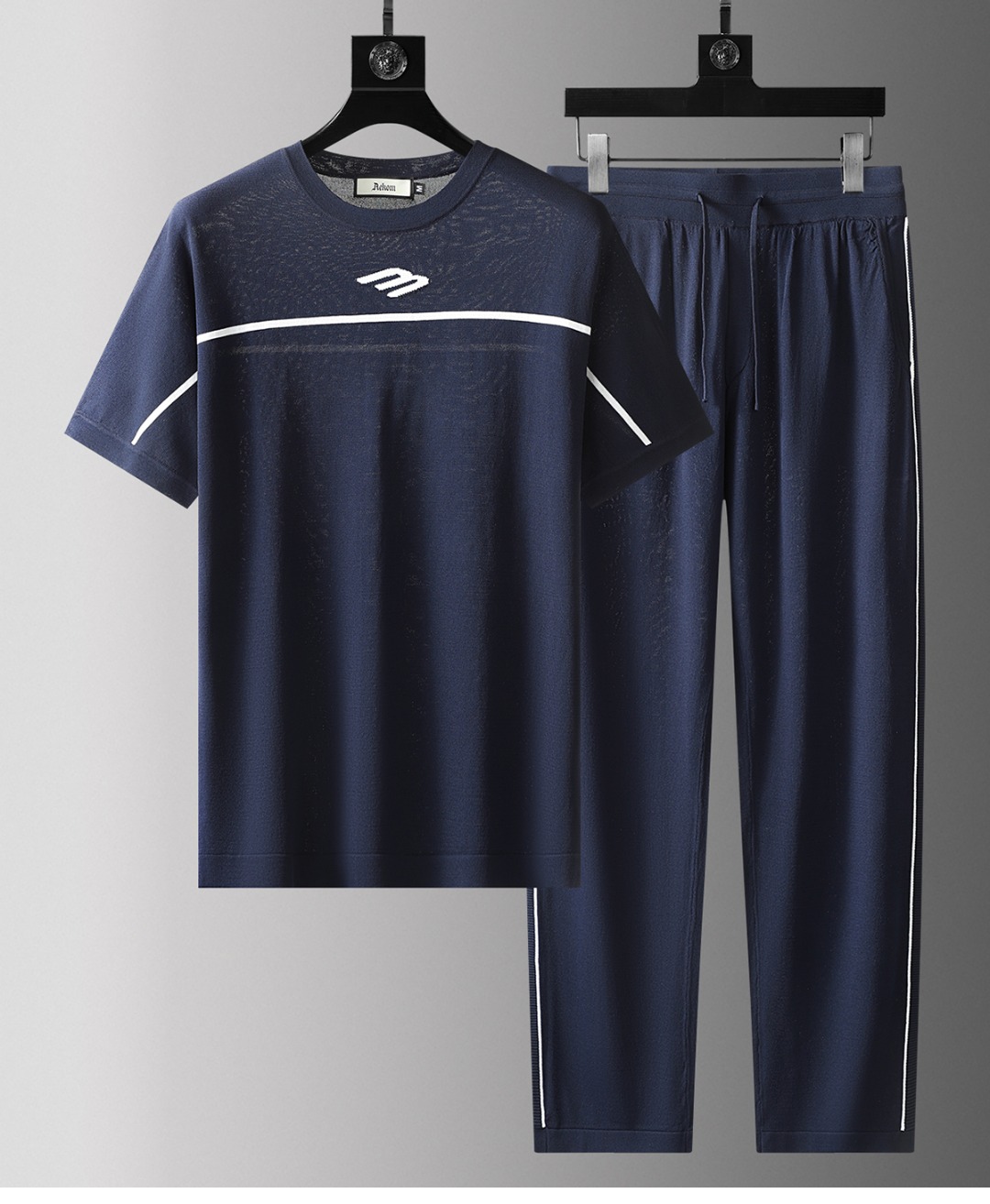 NO:142968,Valen**o Summer ice silk knitted casual set, new products are synchronized, counter customized elastic nylon fabric!  Comfortable, silky and breathable, durable and easy to wear, silky and lightweight ice silk elastic fabric, three-dimensional tailoring, neat and slim fit!  M-4XL, valentino, valentino, alexander wang19860909华伦*奴(Valen**o) 夏季冰丝针织休闲套装 新品同步,专柜定制弹力锦纶面料！贴肤舒适,丝滑透气,耐看又好穿,丝滑轻薄冰丝弹力面料,立体剪裁简洁利落修身版型！M-4XL,,valentino,valentino,alexander wang,Men's clothing