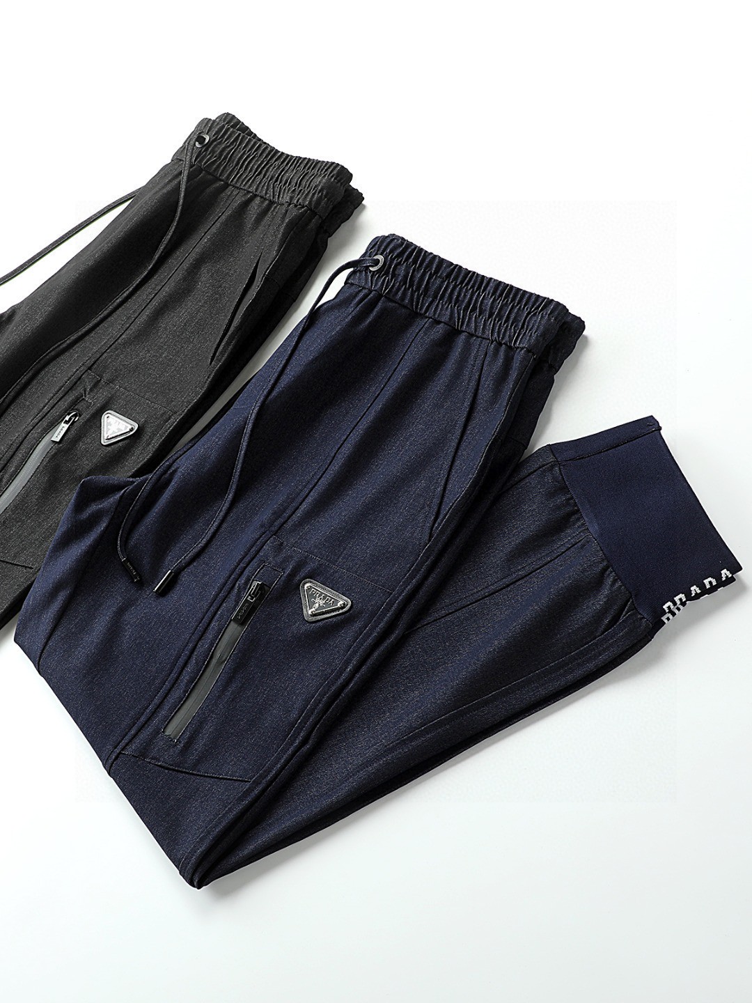 NO:147264,P*ADA (Pu Lada) Classic Triangle Mark Tennis Blend Denim Casual Pants Soft and comfortable, enjoyable texture, complete accessories, comparable to any version in the market, excellent upper body effect M-3XL,,alexander wang19860909P*ADA（谱啦达）经典三角标天丝混纺牛仔休闲裤 柔软舒适、质感享受、辅料齐全、媲美市场任何版本、上身效果超赞 M-3XL,,alexander wang,Men's clothing