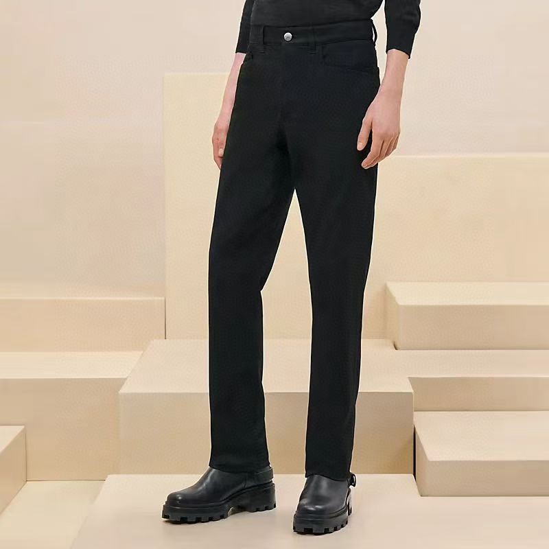 NO:147286,He*mès trading company has a variety of channels and is released simultaneously on the official website. The color scheme is a classic, fashionable and high-end counter color, tough and capable lines, which meet the most popular color for men. It is very pure saturation gray, the style is perfectly tailored, and the hip lifting effect is excellent. It can easily sweep any top matching in the wardrobe. It has extensive compatibility and is satisfied with various daily outfits. It has a lot of upper body styles and must-have trousers for quality control and denim control!  29-38 (none 35 37),,alexander wang19860909爱*仕(He*mès) 贸易公司渠道稀出,同步官网发售 配色属于经典时尚高级专柜色,硬朗干练的线条,符合男性最为心头好的色调,非常纯粹的饱和度灰,版型剪裁完美,提臀修身效果绝佳,可轻松横扫衣橱任何的上装搭配,兼容性广泛,满足于日常各种穿搭,上身型款十足,于品质控及牛仔迷控者必入型裤装！29-38（无35 37）,,alexander wang,Men's clothing