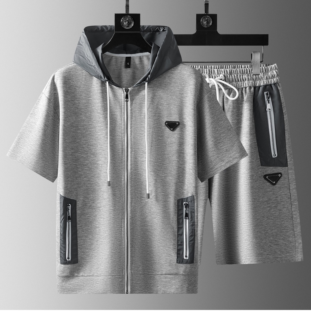 NO:433283,R*ADA (Pulada) trading company channels are rare and will be released on the official website at the same time!  Basically, it will have its back every season, and I look forward to the performances of all trendy men and women!  This model is made of top-grade pure cotton washing water materials!  It is hard to pick on whether it is skin-friendly or breathable when worn in close-fitting!  The upper body looks very white and supports the complexion of the skin!  Loose style cut, both men and women can easily match their own fashionable and high-end outfits M-4XL, alexander wang19860909R*ADA（谱啦达）贸易公司渠道稀出,同步官网发售！基本每一季都会有它的背影所在,期待着所有潮男潮女们的演绎！此款选用客供顶级纯棉洗水材质打造！贴身穿着亲肤感与透气性都无法挑剔！上身非常的显白承托肤色！宽松版型裁剪,无论男女皆可轻松搭配出属于自我的时尚高级穿搭 M-4XL,,alexander wang,Men's clothing