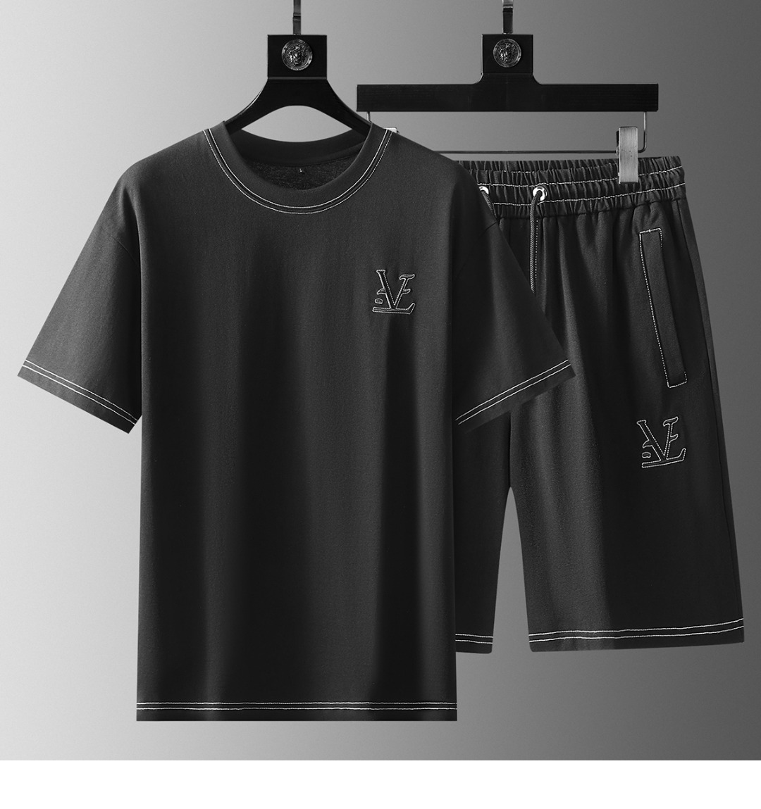 NO:433247,L Donkey Brand 2025 Spring and Summer Latest Casual Shorts Short Sleeve Set has been released in trading companies and is available on the official website at the same time!  Basically, it will have its back every season, and I look forward to the performances of all trendy men and women!  This model is made of top-grade pure cotton washing water materials!  It is hard to pick on whether it is skin-friendly or breathable when worn in close-fitting!  The upper body looks very white and supports the complexion of the skin!  Loose style cropping M-4XL, louis vuitton, shorts, T-shirt, alexander wang19860909L 驴牌 2025春夏最新款休闲短裤短袖套装 贸易公司渠道稀出,同步官网发售！基本每一季都会有它的背影所在,期待着所有潮男潮女们的演绎！此款选用客供顶级纯棉洗水材质打造！贴身穿着亲肤感与透气性都无法挑剔！上身非常的显白承托肤色！宽松版型裁剪 M-4XL,,louis vuitton,shorts,T-shirt,alexander wang,Men's clothing