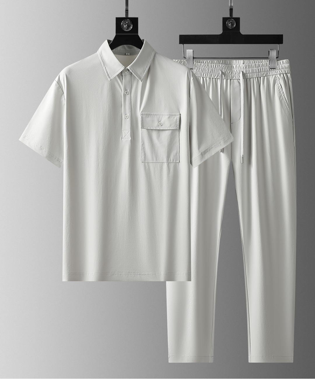 NO:433282,Zeg** 25FW Fashion and Casual Sports Set Imported ice silk fabric has great feel and elasticity, and it feels very fleshy to the touch, giving you a light and comfortable wearing experience. It doesn't take off the pills or fades, and you don't want to take it off when you wear it. It's easy to wear if you don't pick people. It looks very age-reducing. The inner edges are even and delicate, dense but not messy, showing that the big factory is neat and stylish, and the regular style. M-4XL, alexander wang19860909杰*亚 (Zeg**) 25FW时尚休闲运动套装 进口冰丝面料,手感和回弹性都很棒,摸起来很有肉感,给你轻盈舒适的穿着体验,不起球不掉色,穿上就不想脱,不挑人的好穿,看起来很减龄,内里包边走线均匀细致,密而不乱彰显大厂做派上身利落有型,常规版型.M-4XL,,alexander wang,Men's clothing