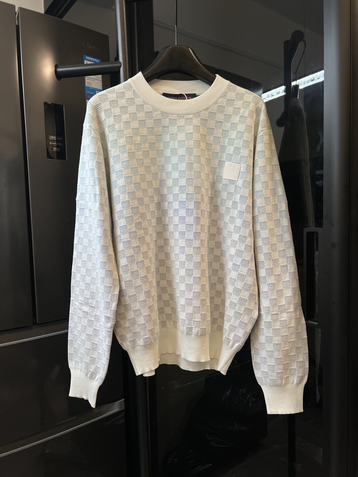 P235 [Día siguiente] Suéter de cuello redondo de punto con estampado degradado LouisVuitton / Louis 26Ss (blanco) compr…
