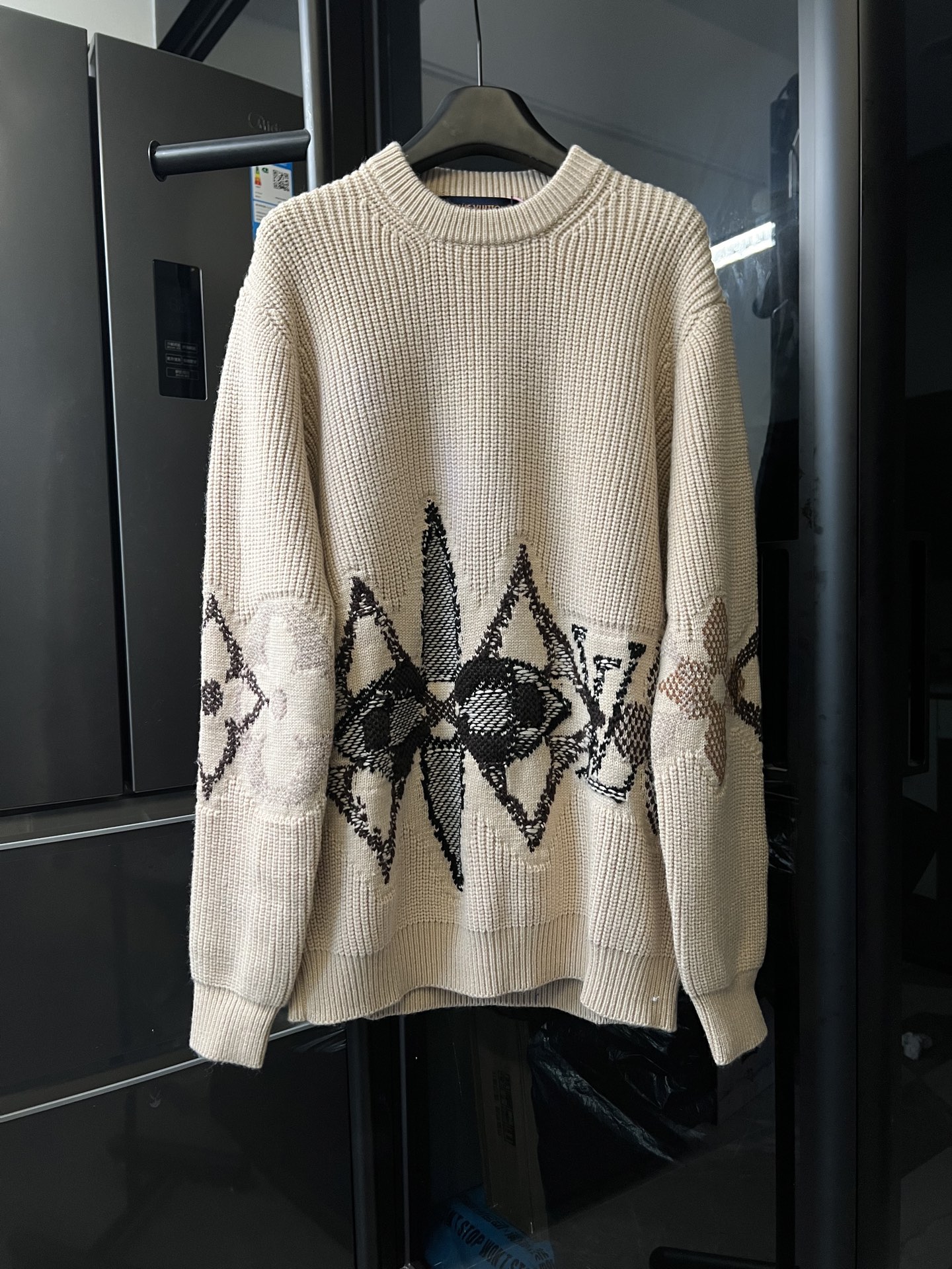 P265 [al día siguiente] LOUIS VUITTON / Louis 26SS suéter grueso con cuello redondo de intarsia de la serie de esquí de…