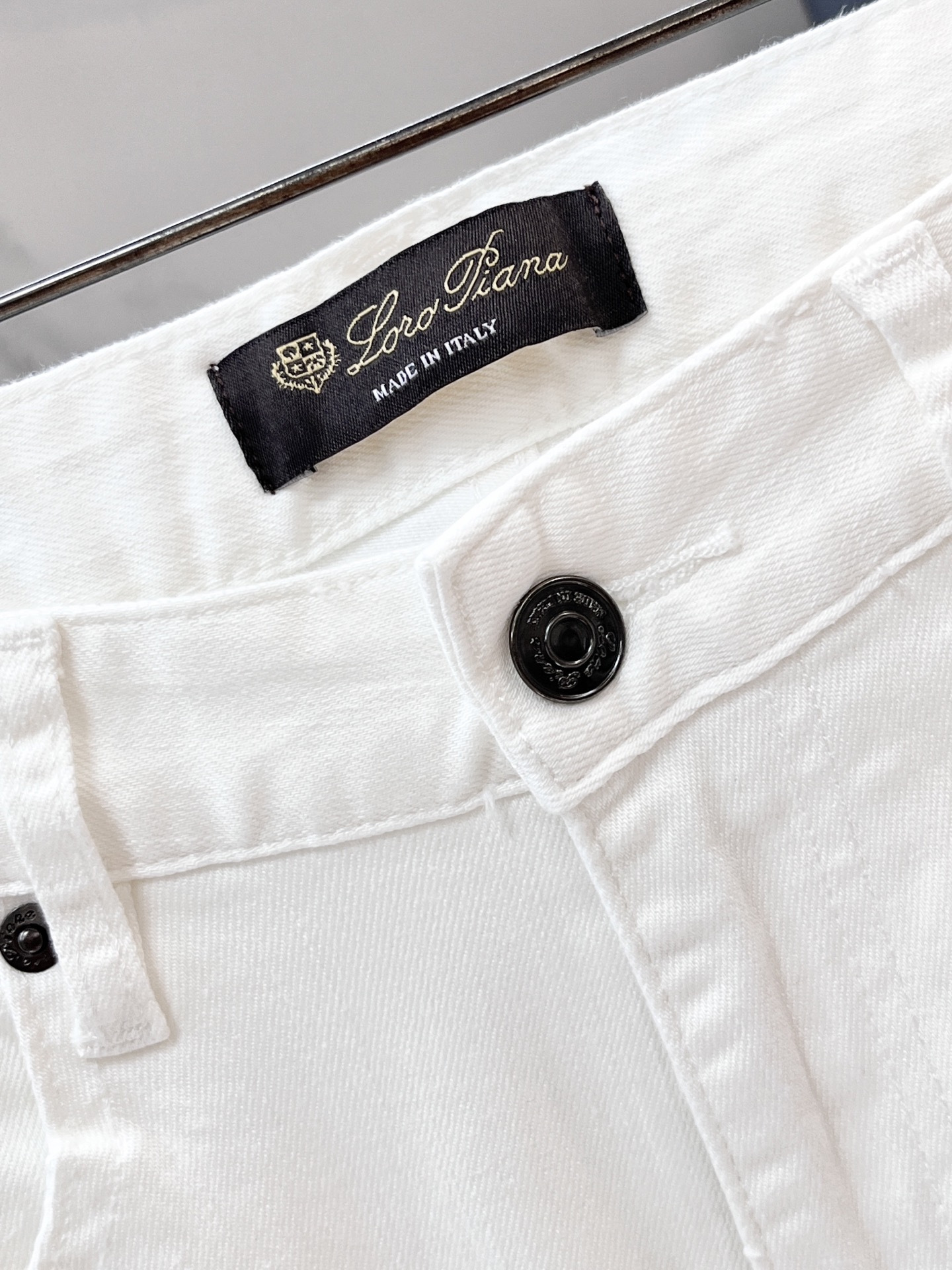 New Man Jeans with Back Pocket Letter Logo Print in One Size, Various Sizes 29-36 - 图片 5