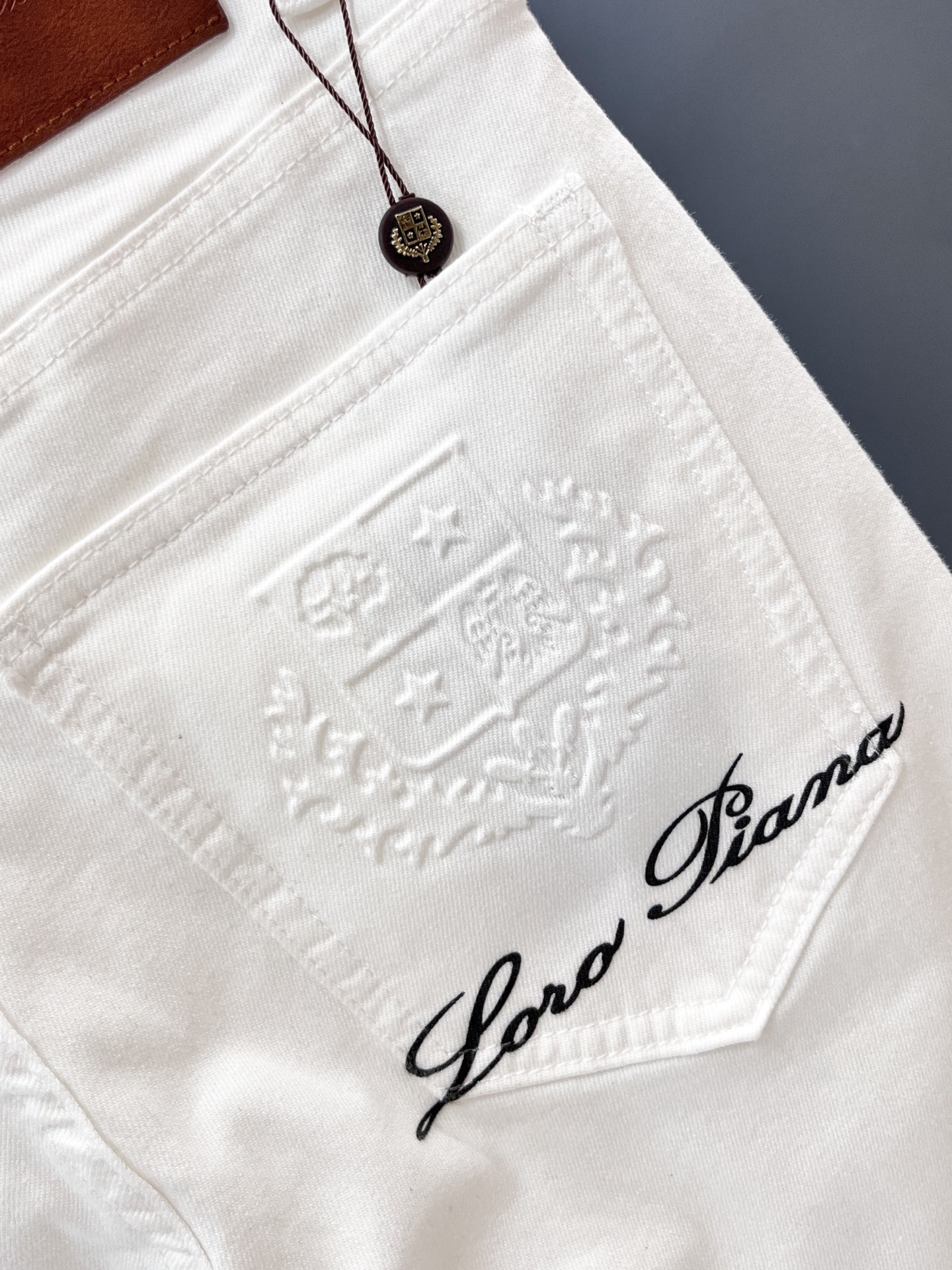 New Man Jeans with Back Pocket Letter Logo Print in One Size, Various Sizes 29-36 - 图片 7