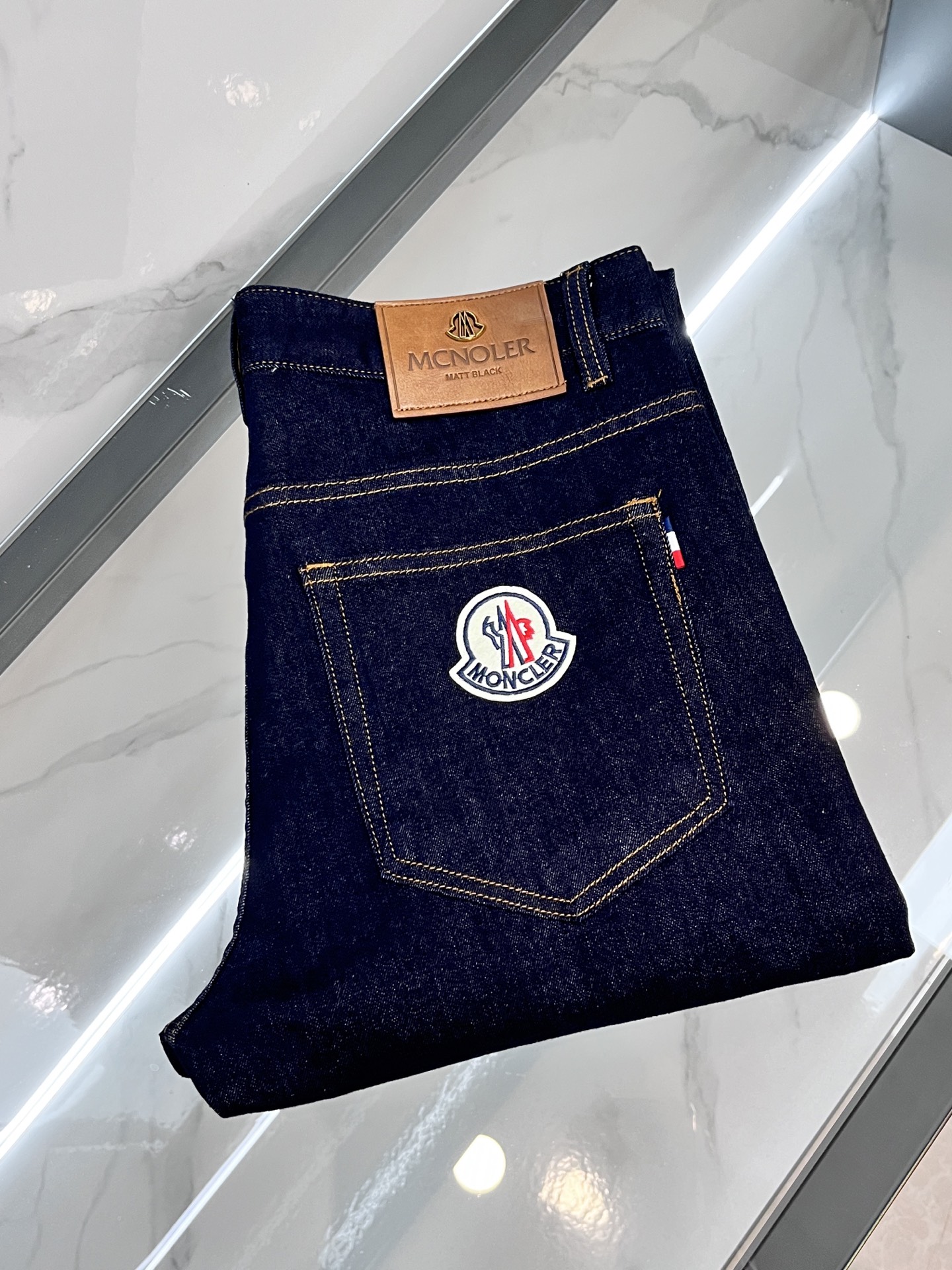 High-Quality Water-Washing Jeans with Hardware Decorations, Comfortable and Stylish, Sizes 29-38 - 图片 1