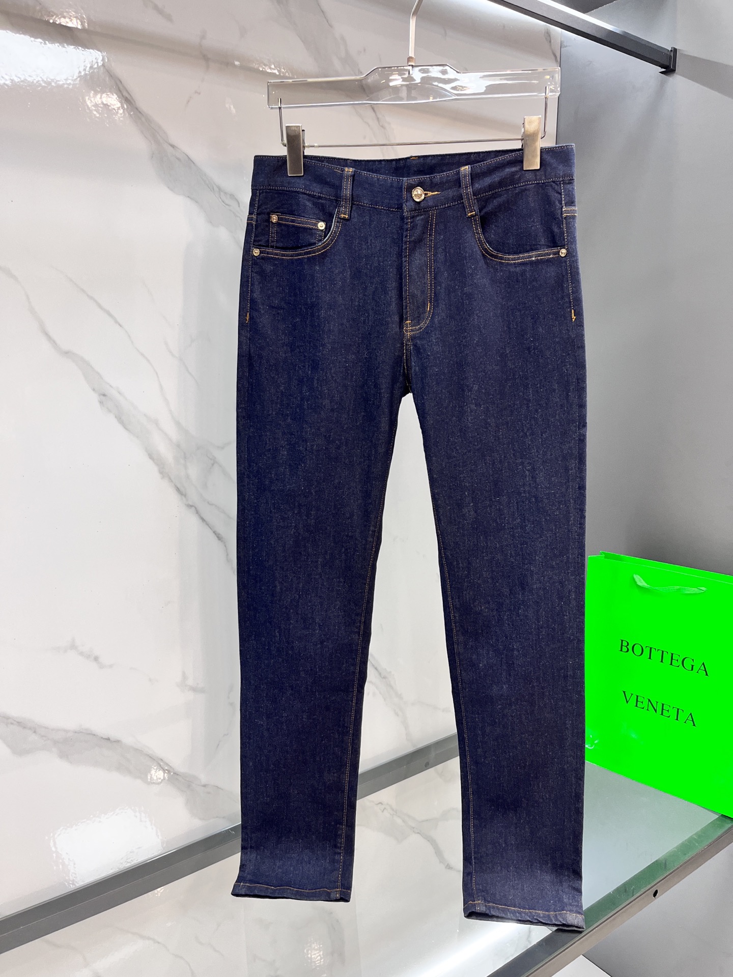 High-Quality Water-Washing Jeans with Hardware Decorations, Comfortable and Stylish, Sizes 29-38 - 图片 2