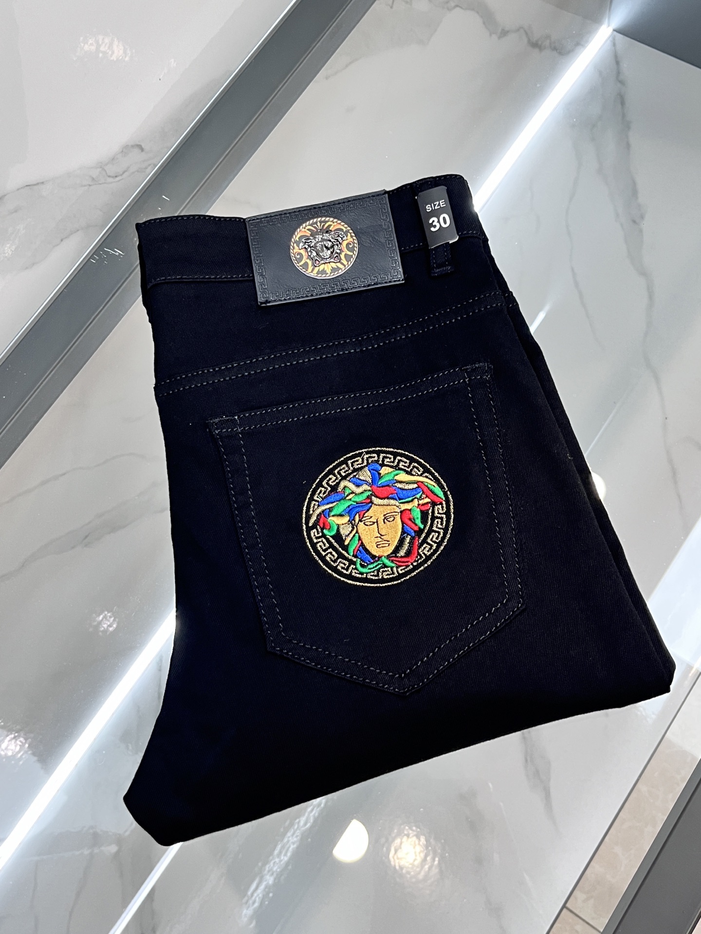 NO:512898,Versace 2025SS early spring new thin heavy industry casual jeans, imported high-quality washing elastic fabric, comfortable, breathable and elastic upper body, customer-supplied hardware and auxiliary materials decoration, super positive style, full-quality order model, full-body handsome upper body ………………………………………………………………………………………………………………………………………………………………………………………………………………………………………………………………………………………………………………………………………………………………………………………………………………………………………………………………………………………………………………………………………………………………………………………………………………………………………………………………………………………………………………………………………………………………………………………………………………………………………………………………………………………………………………………………………………………………………………………………………………………………………………………………………………………………………………………………………………………………………………………………………………………………19860909范思哲 2025SS早春新品薄款重工休闲牛仔裤,进口优质水洗弹力面料,上身舒适透气有弹力,客供五金辅料装饰,版型超正,全品相订单款,上身帅气十足 …………………………………………………… Size29-38,,versace,jeans,alexander wang,Men's clothing
